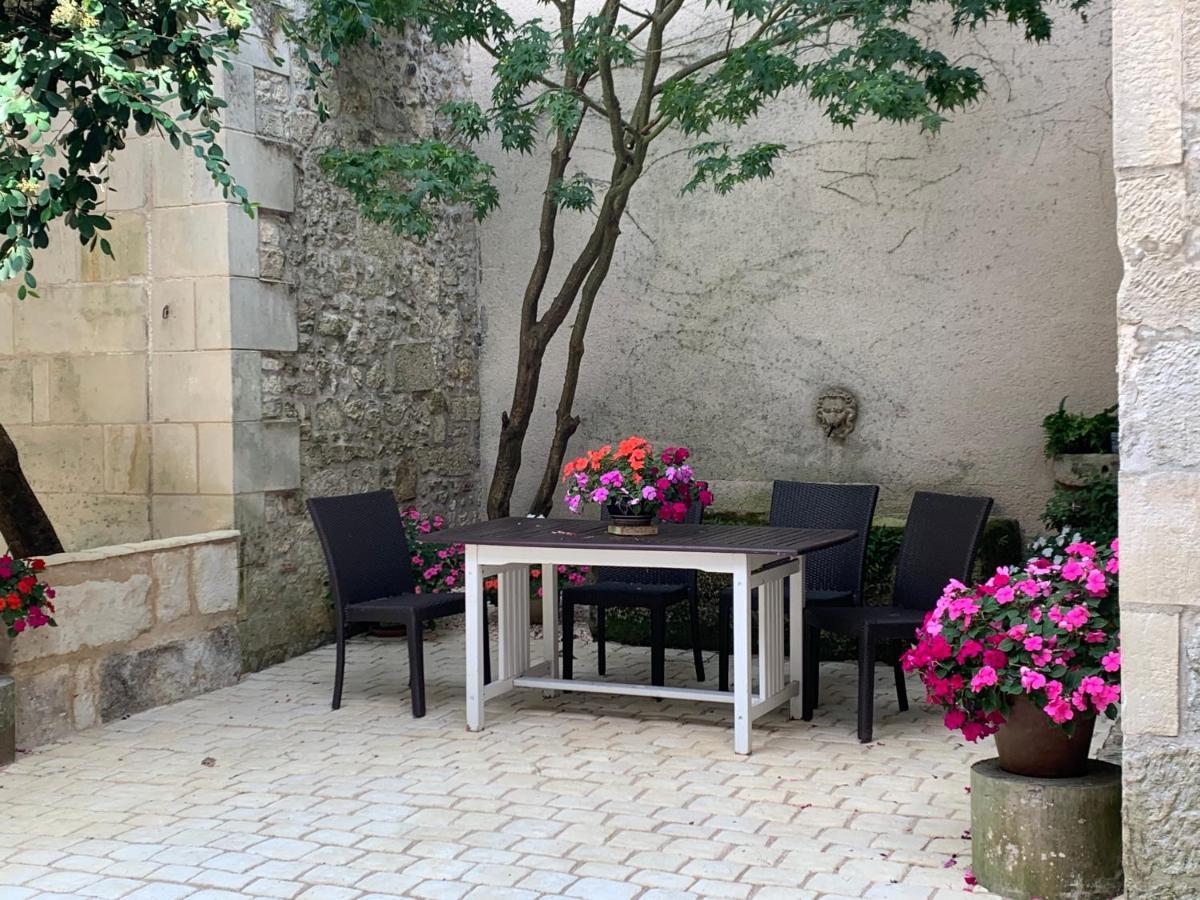 Apart D'Arc Saintes Exterior photo